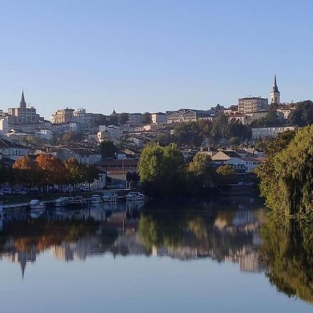 Le Petit Voyageur Lägenhet Angoulême Exteriör bild