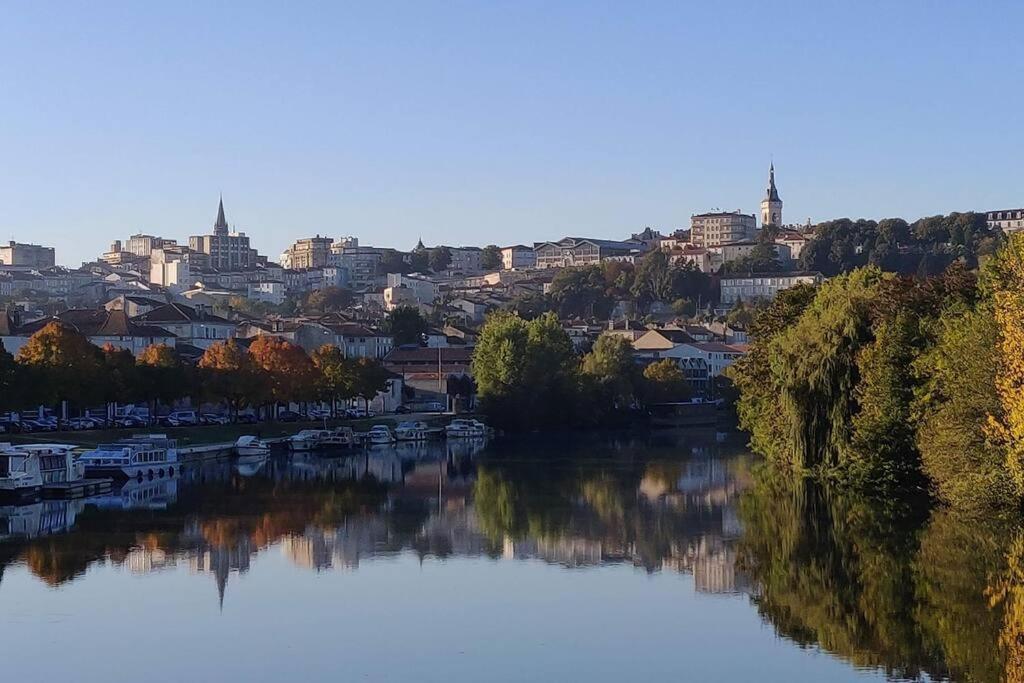 Le Petit Voyageur Lägenhet Angoulême Exteriör bild